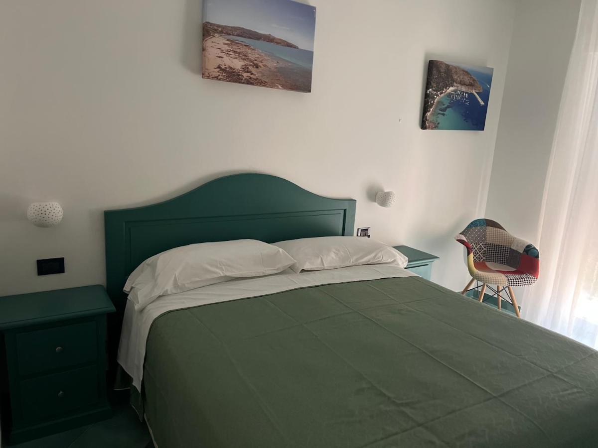 B&B Residence Eco Del Mare 帕利努罗 外观 照片