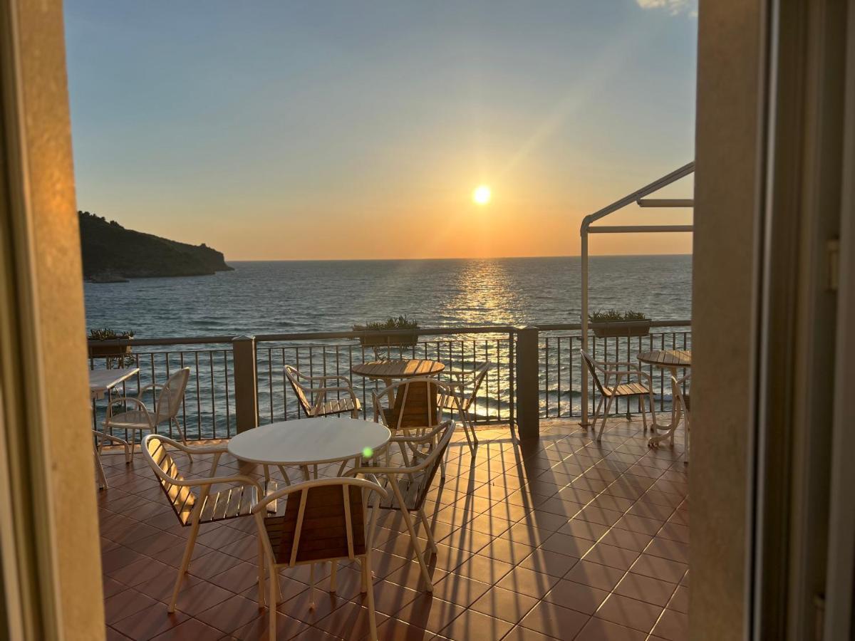B&B Residence Eco Del Mare 帕利努罗 外观 照片