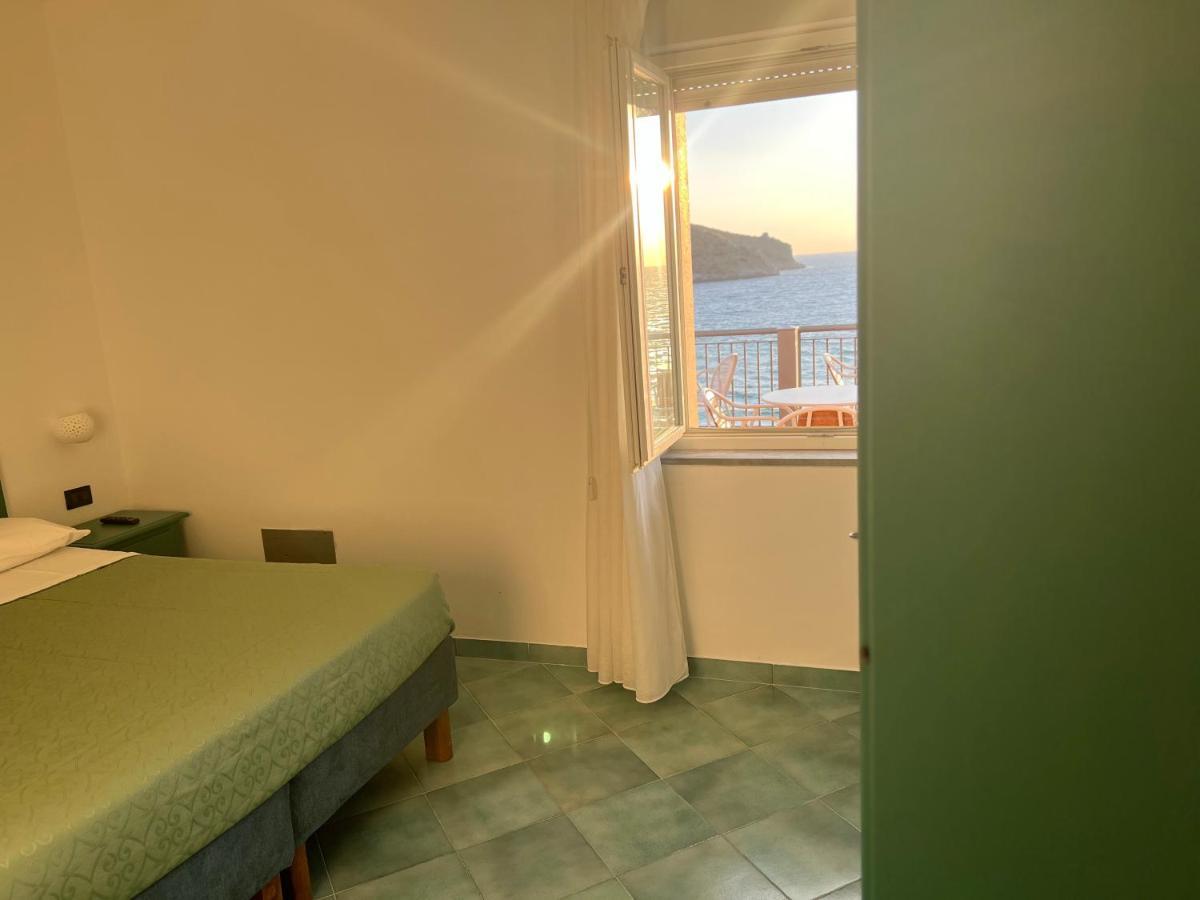 B&B Residence Eco Del Mare 帕利努罗 外观 照片