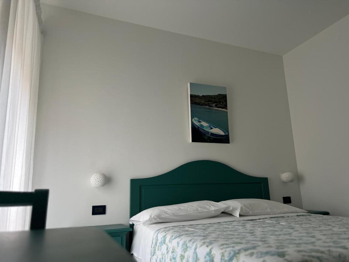 B&B Residence Eco Del Mare 帕利努罗 外观 照片