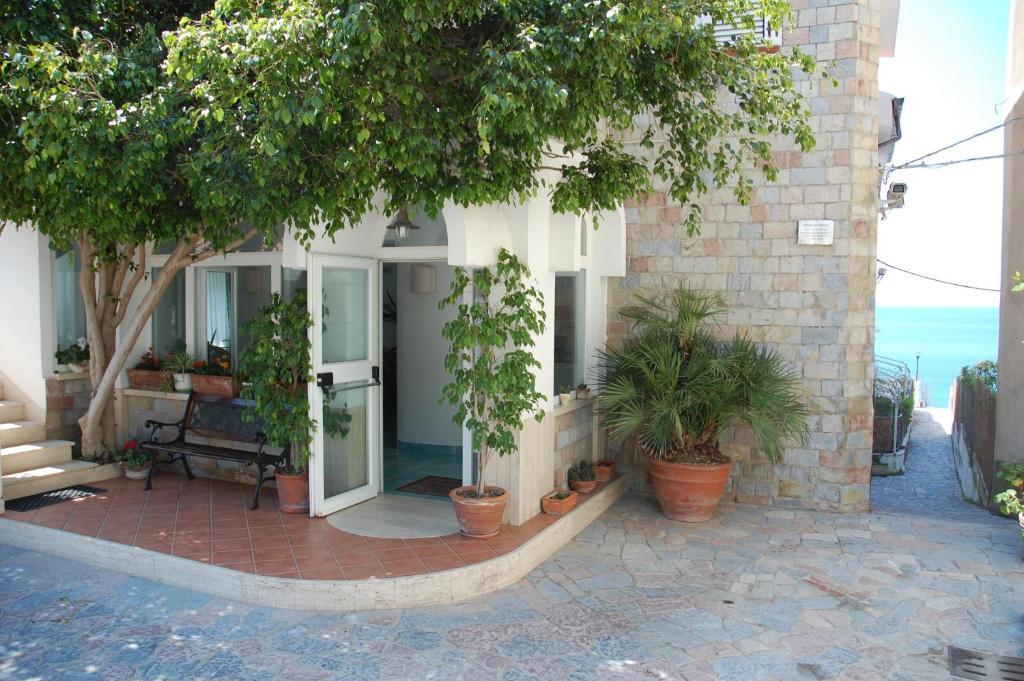 B&B Residence Eco Del Mare 帕利努罗 外观 照片
