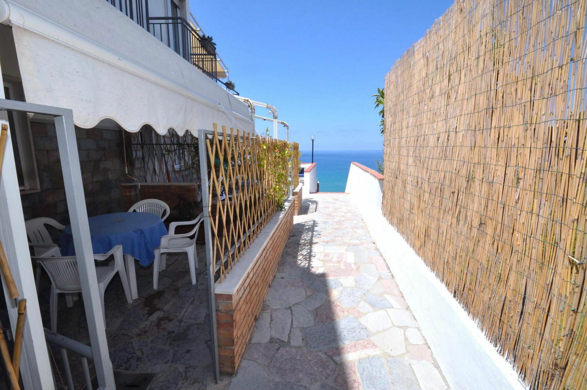 B&B Residence Eco Del Mare 帕利努罗 外观 照片